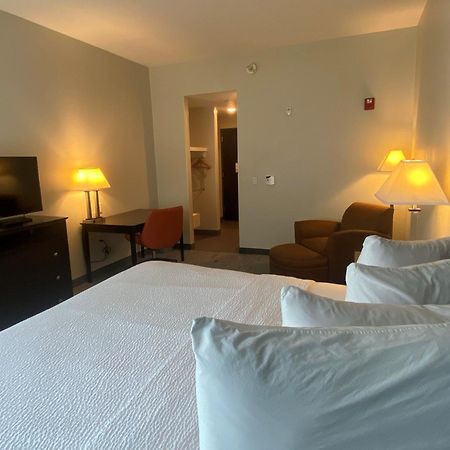 Wingate By Wyndham State Arena Raleigh/Cary Hotel Exteriör bild