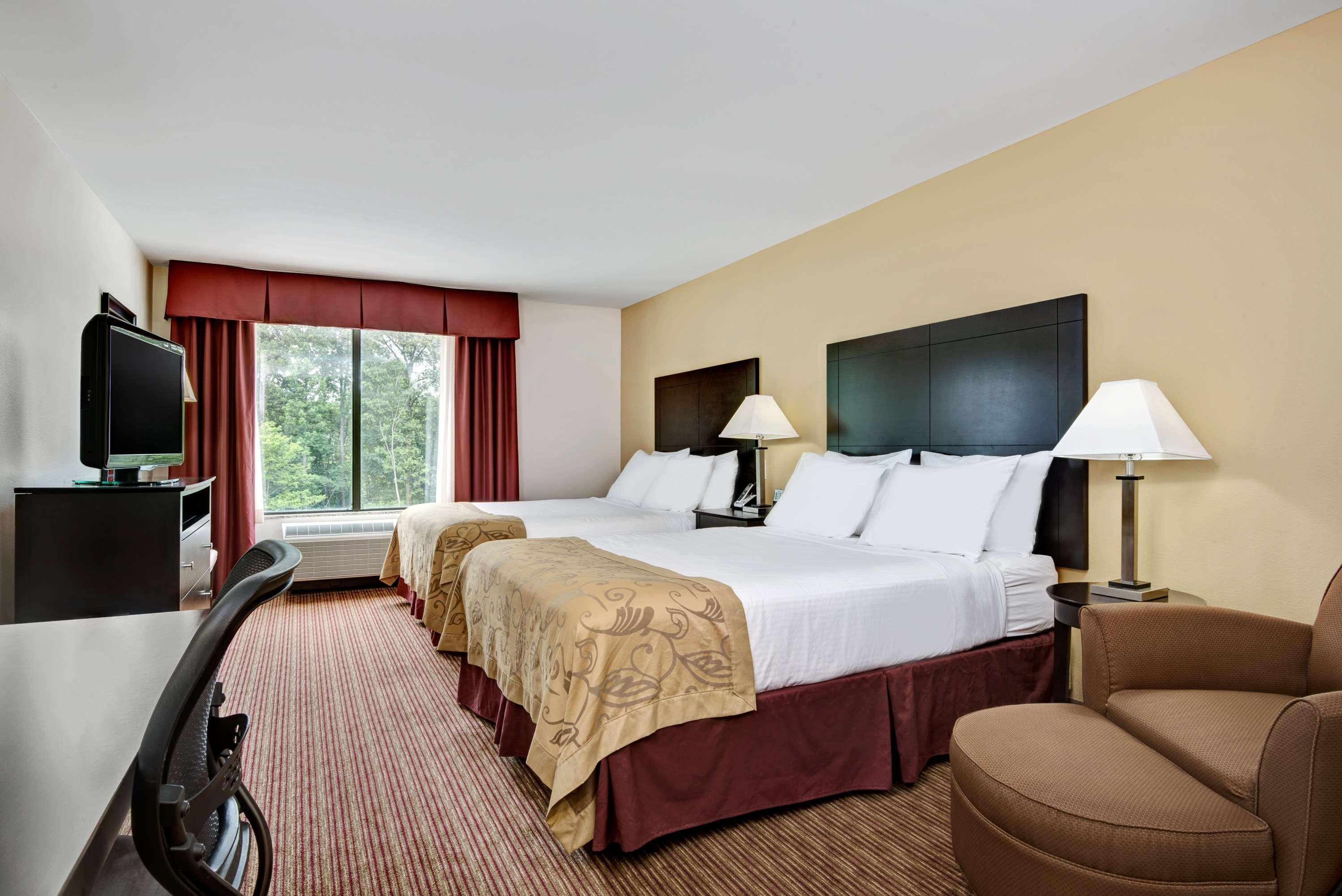 Wingate By Wyndham State Arena Raleigh/Cary Hotel Exteriör bild