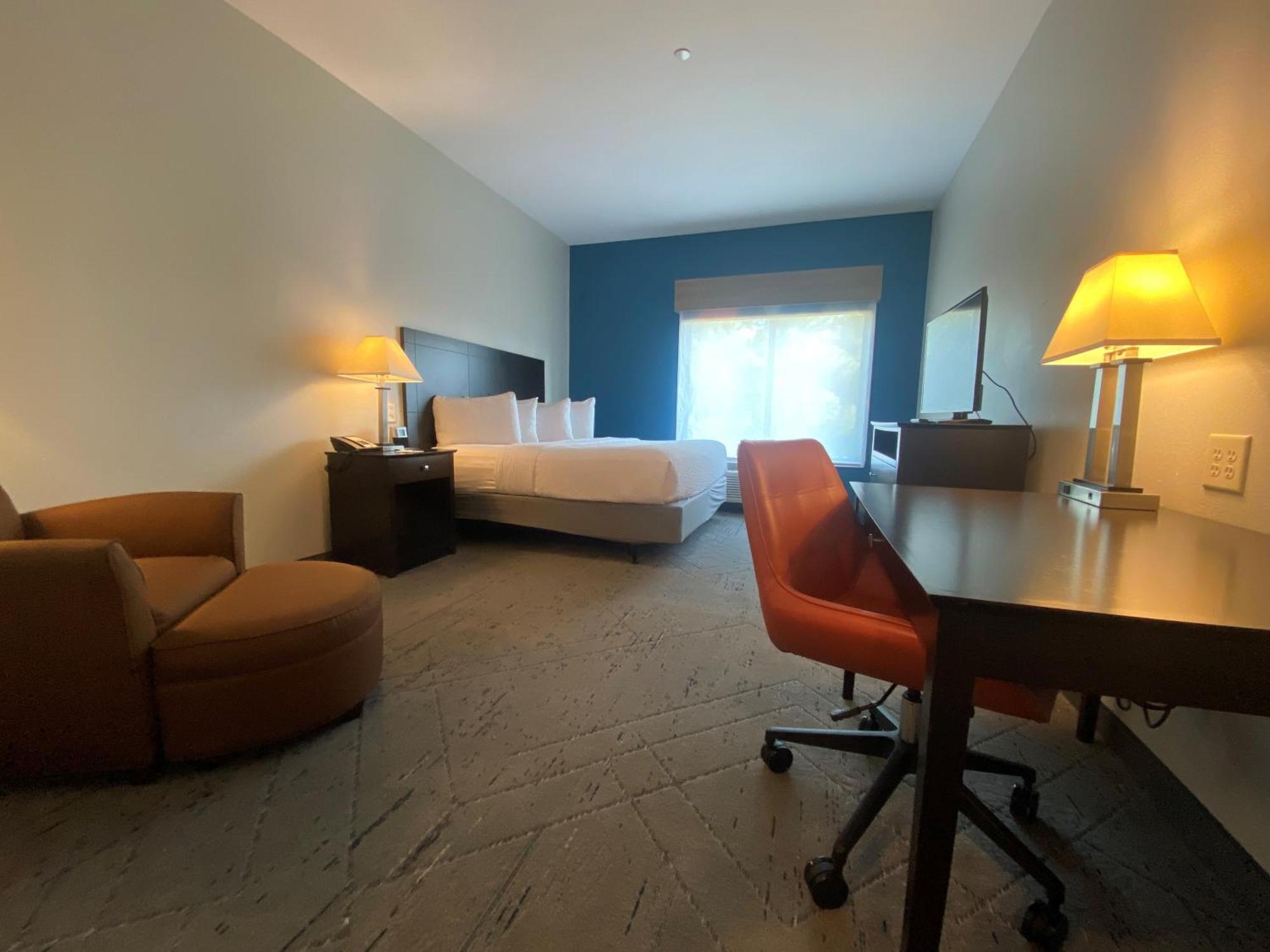 Wingate By Wyndham State Arena Raleigh/Cary Hotel Exteriör bild