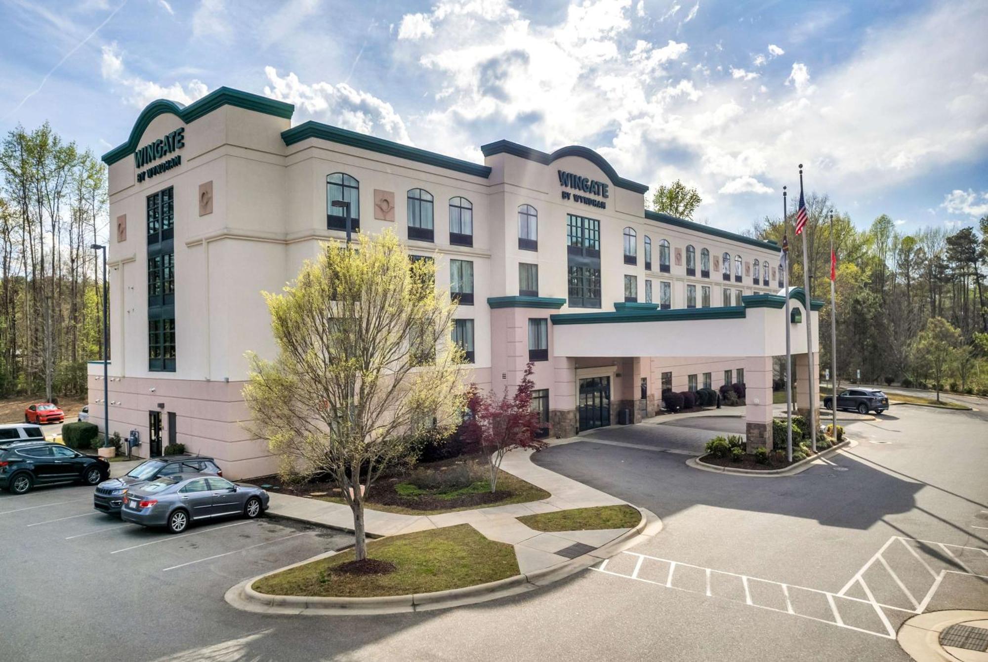 Wingate By Wyndham State Arena Raleigh/Cary Hotel Exteriör bild